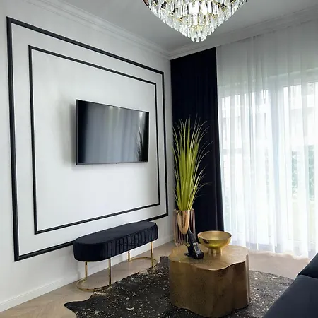 Just Unique Black * Poznań