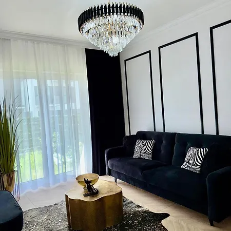 Just Unique Black * Poznań