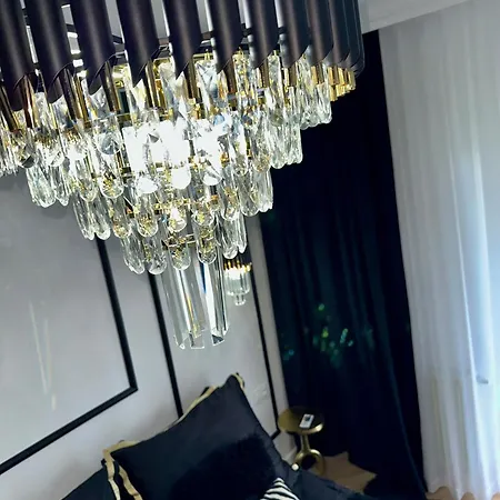 Just Unique Black * Πόζναν