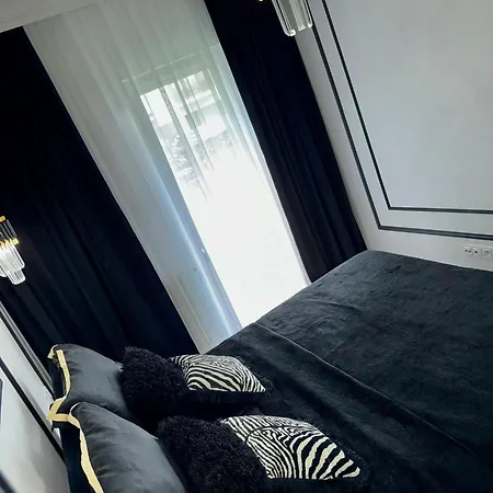 Διαμέρισμα Just Unique Black *