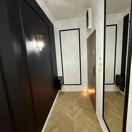 Just Unique Black *