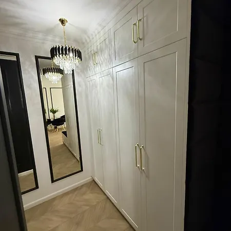 Διαμέρισμα Just Unique Black *