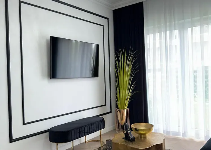 Just Unique Black * Poznan