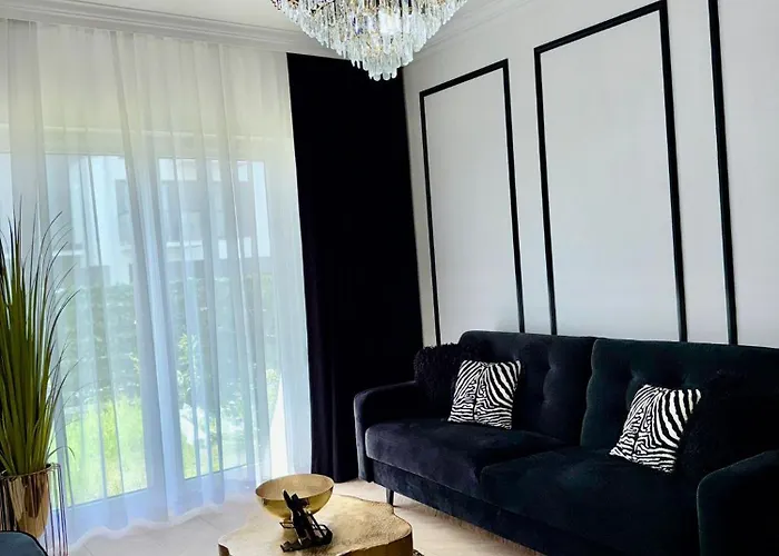 Just Unique Black * Poznan