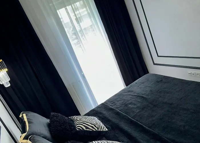 Apartment Just Unique Black *