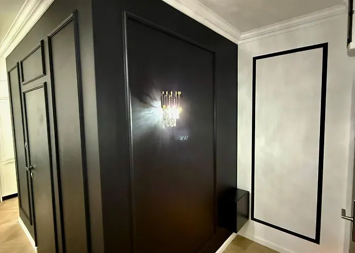 Apartment Just Unique Black *