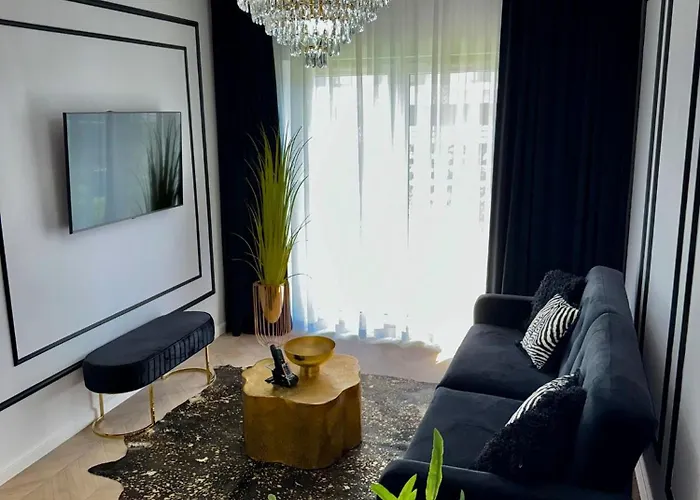 Just Unique Black Apartment Poznan