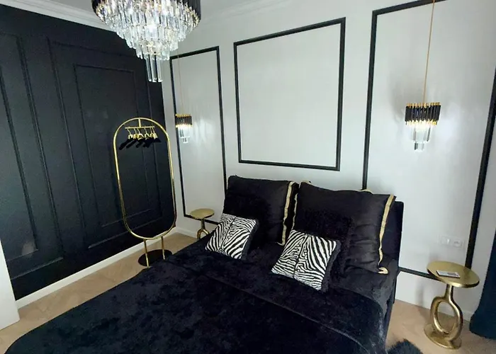 Apartment Just Unique Black Poznan